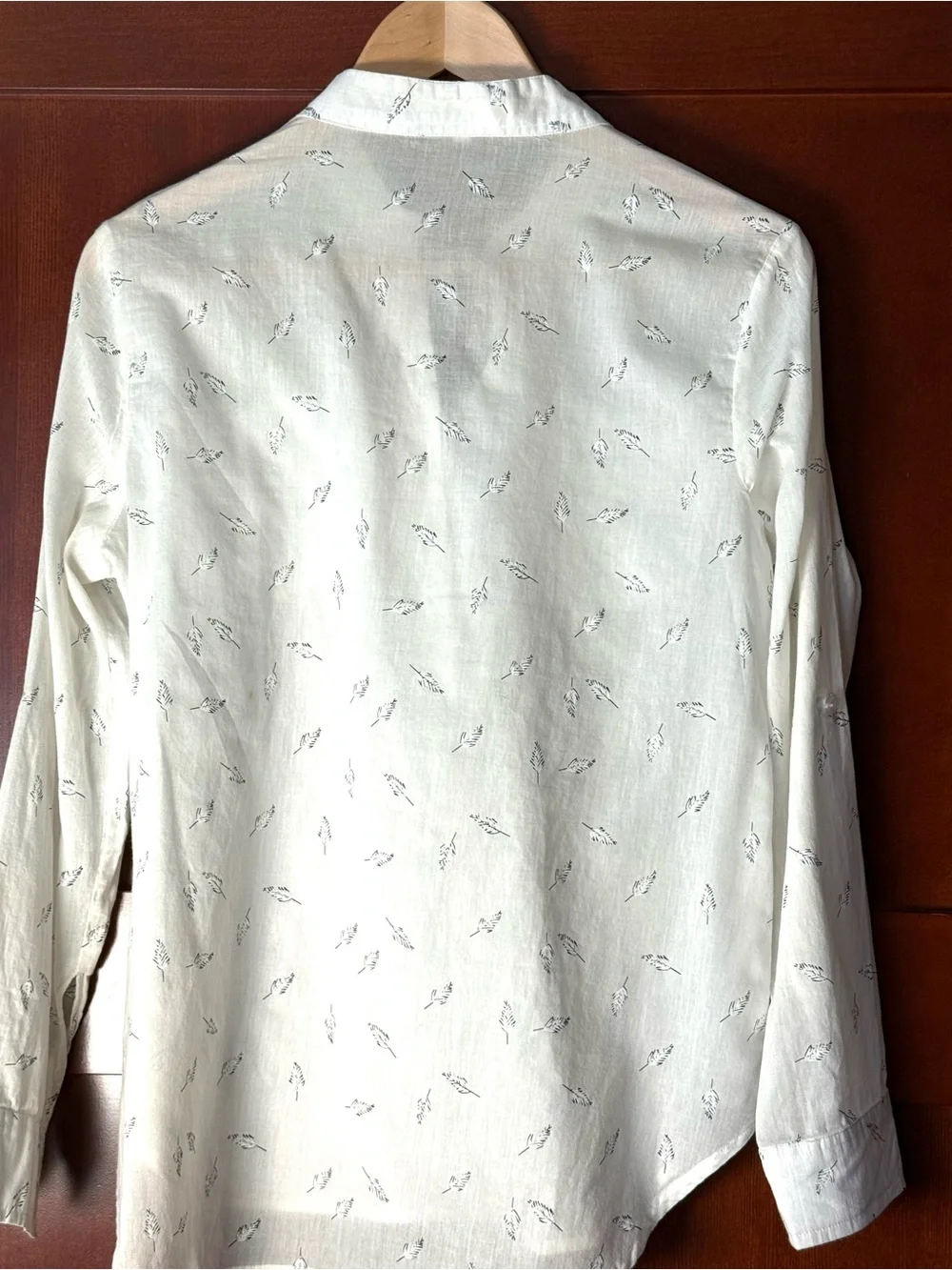 Eden & Olivia White Feather Print Cotton Blouse Size Small